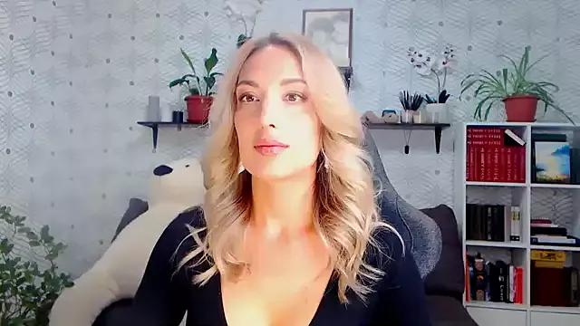MillaXQueen from StripChat