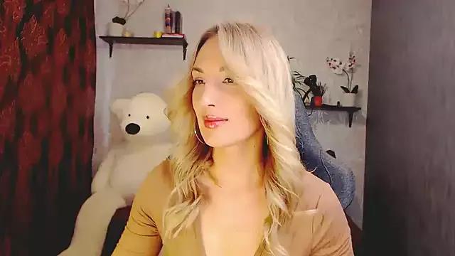 MillaXQueen from StripChat