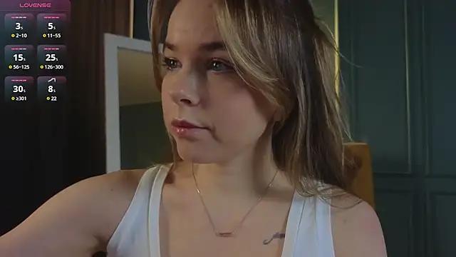 milly_shy from StripChat
