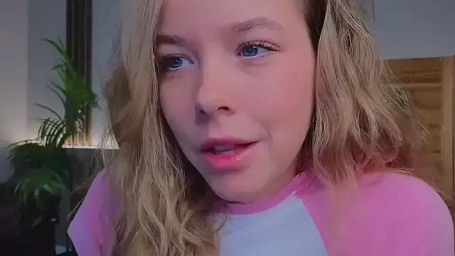 milly_shy from StripChat