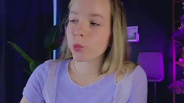 milly_shy from StripChat