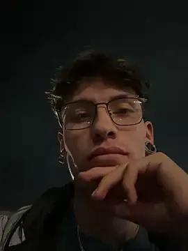 MiloThacth webcams show profile image 