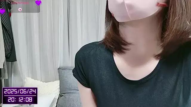 minami_chan from StripChat is Freechat