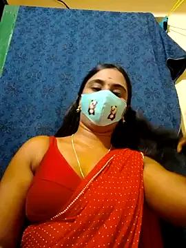 mini-queen from StripChat is Freechat