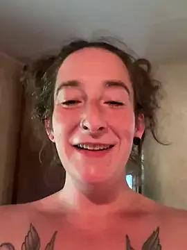 Mini_And_The_Bear from StripChat is Freechat