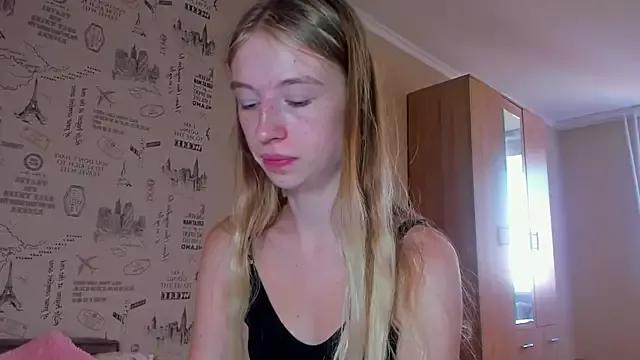 minidivaa_ from StripChat