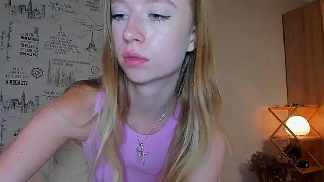 minidivaa_ from StripChat