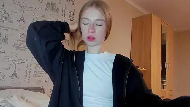 minidivaa_ from StripChat