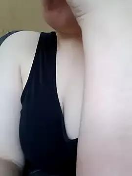 minikkiz from StripChat