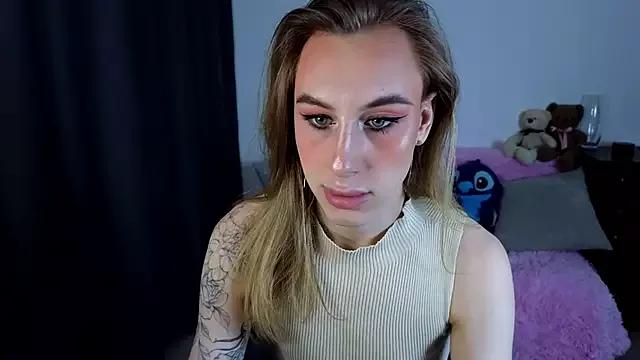MiraBella10 from StripChat is Freechat