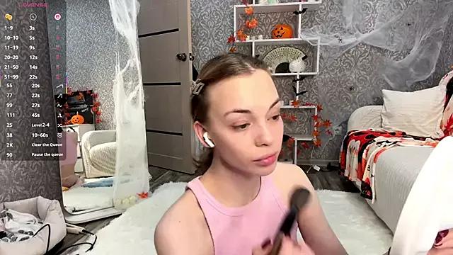 MiraVandee from StripChat is Freechat