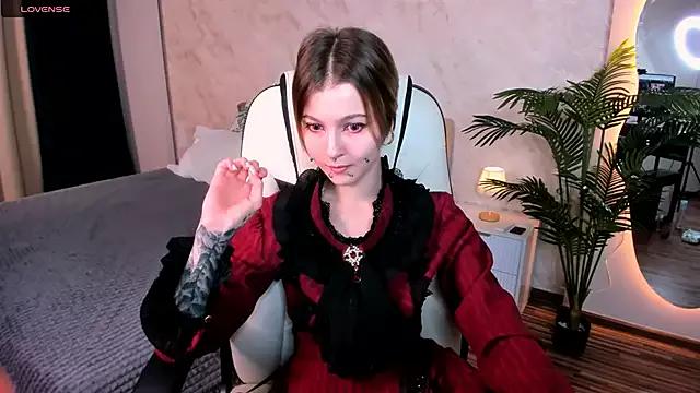 Discover our girls online shows and discover the company of countless livestreamers, with stunning shapes, sex toys and more.