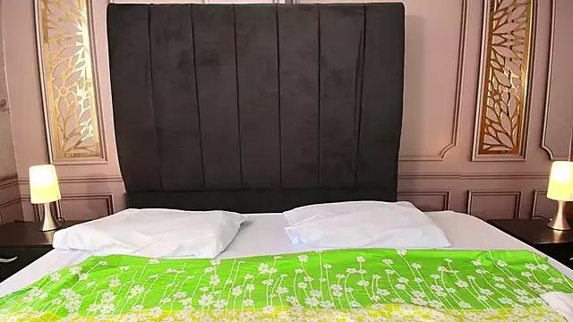 mishell_lovely from StripChat is Freechat