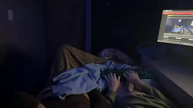 mismmia from StripChat