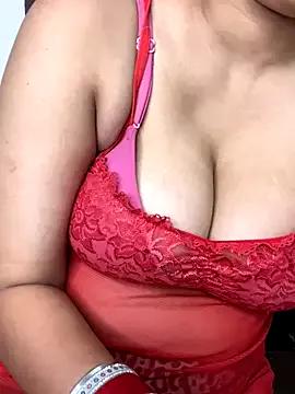 Miss-Ayraa from StripChat is Freechat