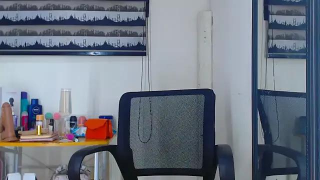 Miss-Cuteface from StripChat
