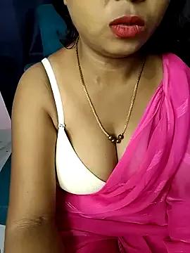 Miss-oly from StripChat is Freechat