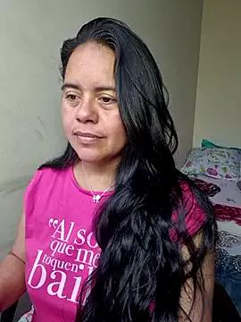 Discover our girls online shows and discover the company of countless livestreamers, with stunning shapes, sex toys and more.