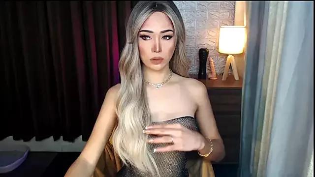 Miss_Amandaversace from StripChat