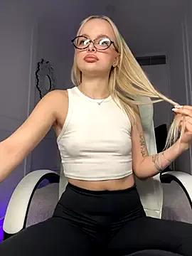 miss_blondiee from StripChat is Freechat
