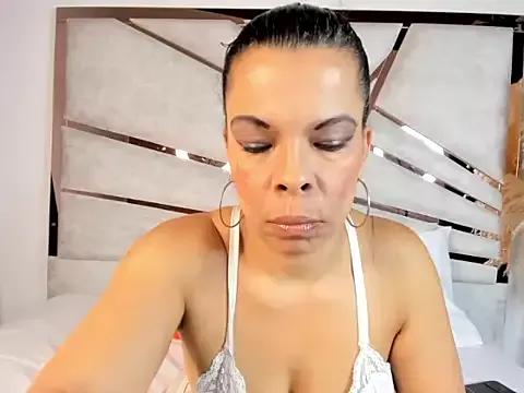 Miss_brenda from StripChat is Freechat