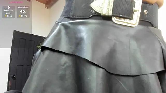 miss_luna15 from StripChat
