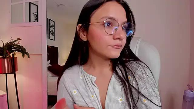 miss_oliviia from StripChat