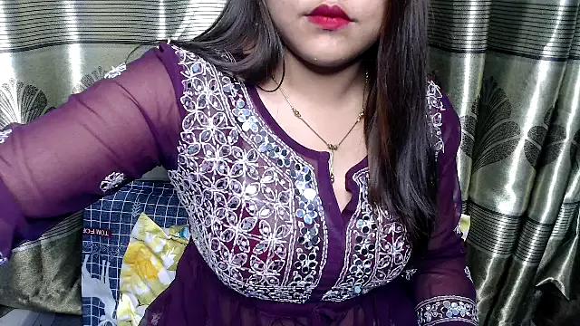 Miss_sanaaa from StripChat