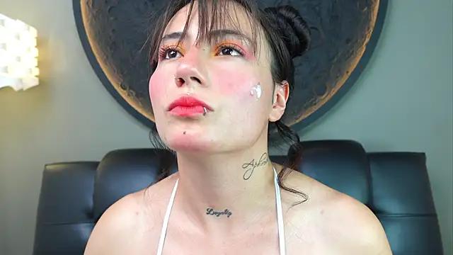 miss_sharlotte18 from StripChat
