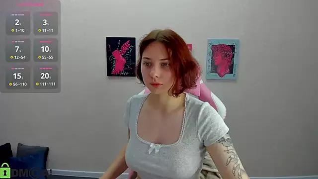 Discover our girls online shows and discover the company of countless livestreamers, with stunning shapes, sex toys and more.