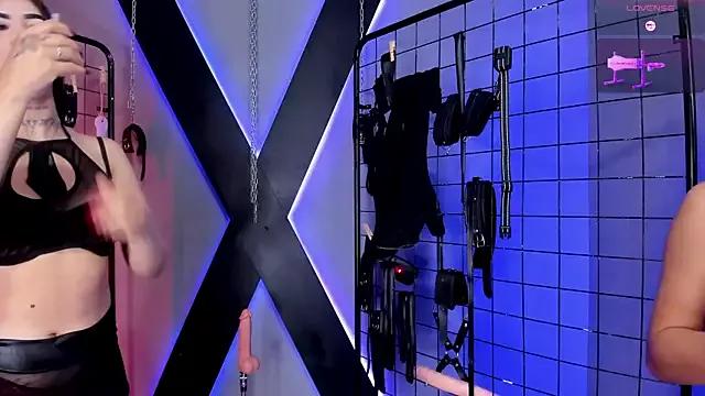 MissAlix_Mia_bdsm from StripChat is Freechat