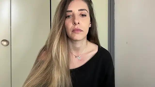 MissBella131 from StripChat