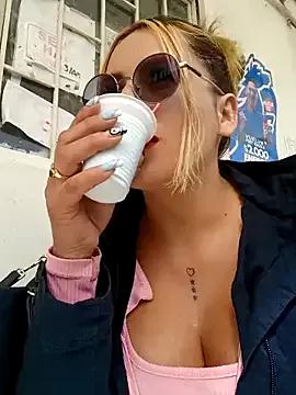 Misscata1106 from StripChat is Freechat