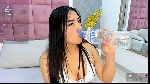 missconnor from StripChat is Freechat