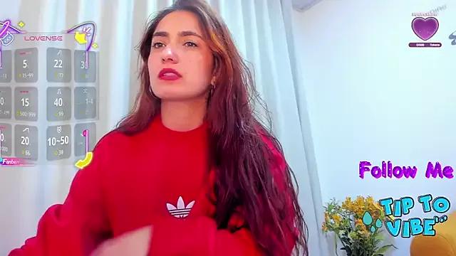 Misscruz_ from StripChat is Freechat