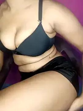 MissCutieepie from StripChat is Freechat