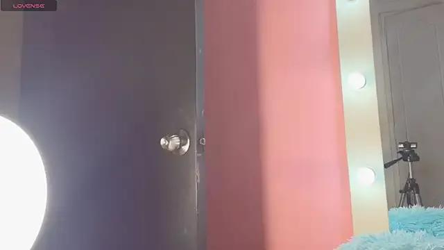 Missdionne_curly from StripChat