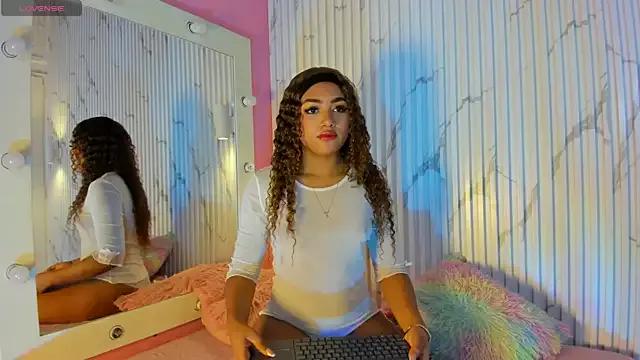 Missdionne_curly from StripChat