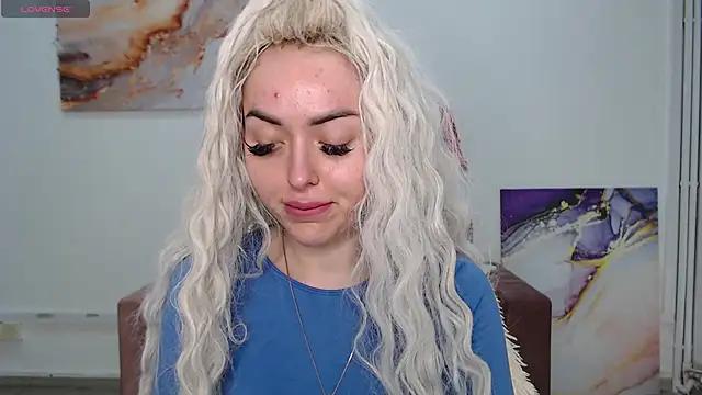 MissisCaty from StripChat