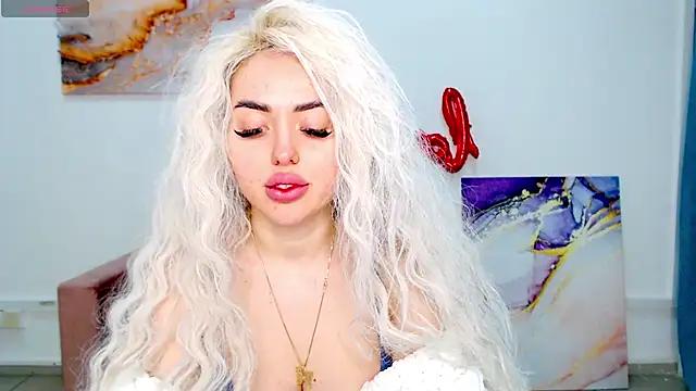 MissisCaty from StripChat