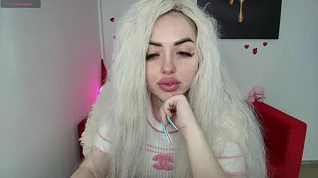 MissisCaty from StripChat