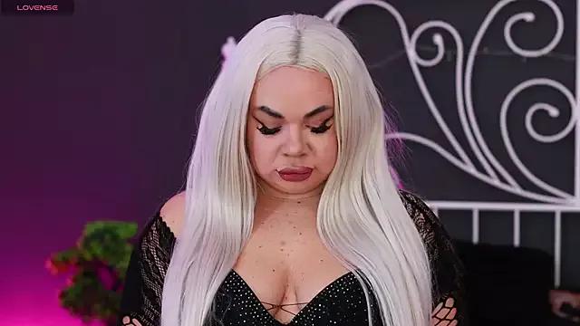 MissLilaaa from StripChat is Freechat