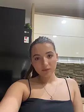 Discover our girls online shows and discover the company of countless livestreamers, with stunning shapes, sex toys and more.