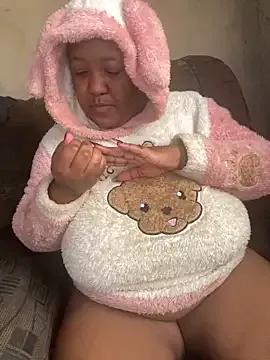 Missmoox24 from StripChat
