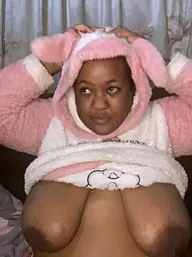 Missmoox24 from StripChat