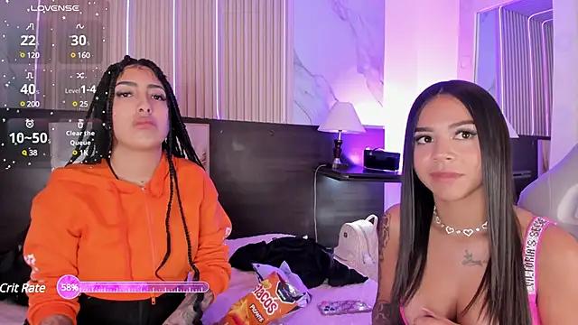 Discover our girls online shows and discover the company of countless livestreamers, with stunning shapes, sex toys and more.