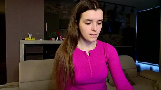 Discover our girls online shows and discover the company of countless livestreamers, with stunning shapes, sex toys and more.