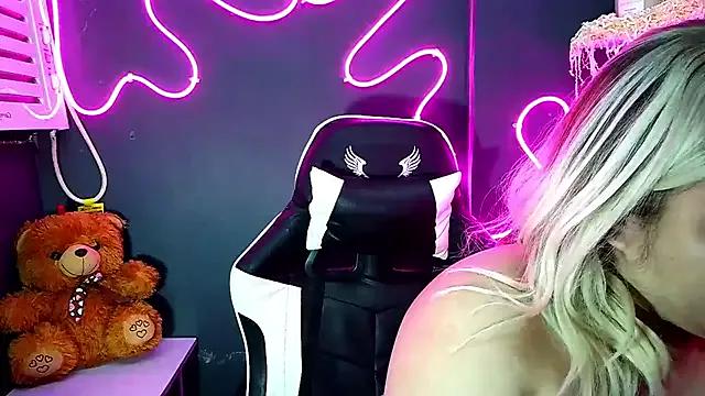 MisstresgelaTS from StripChat