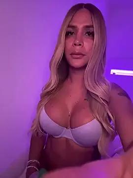 missvalen from StripChat is Freechat