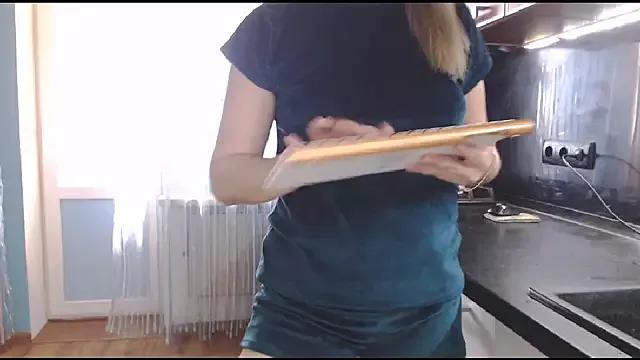 MissVMolli from StripChat